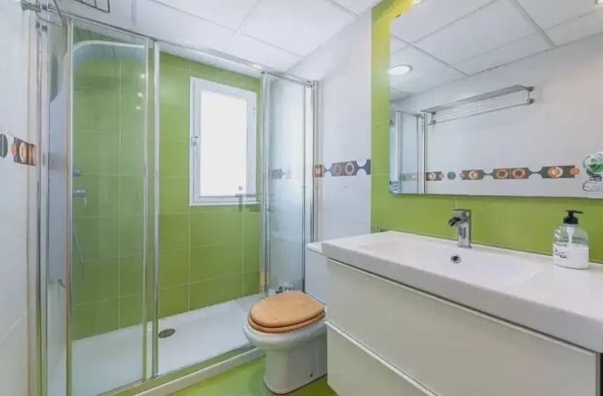 4 sypialnia Apartament na sprzedaż w Benalmadena z basenem garażem - 565 000 € (Ref: 9760077)