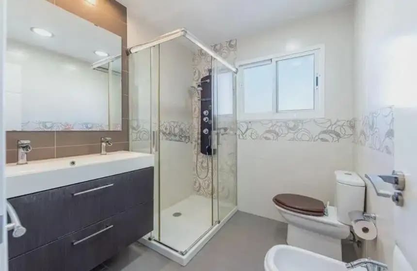 4 sypialnia Apartament na sprzedaż w Benalmadena z basenem garażem - 565 000 € (Ref: 9760077)