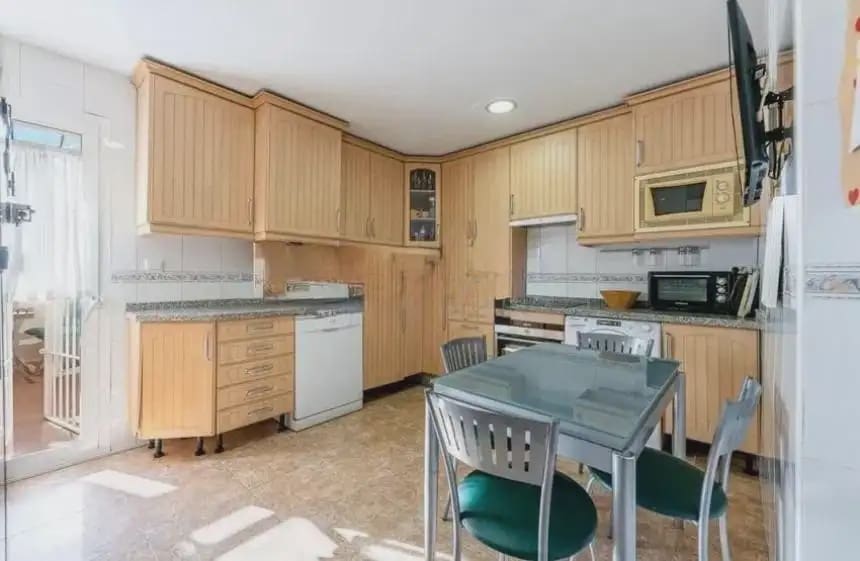 4 sypialnia Apartament na sprzedaż w Benalmadena z basenem garażem - 565 000 € (Ref: 9760077)