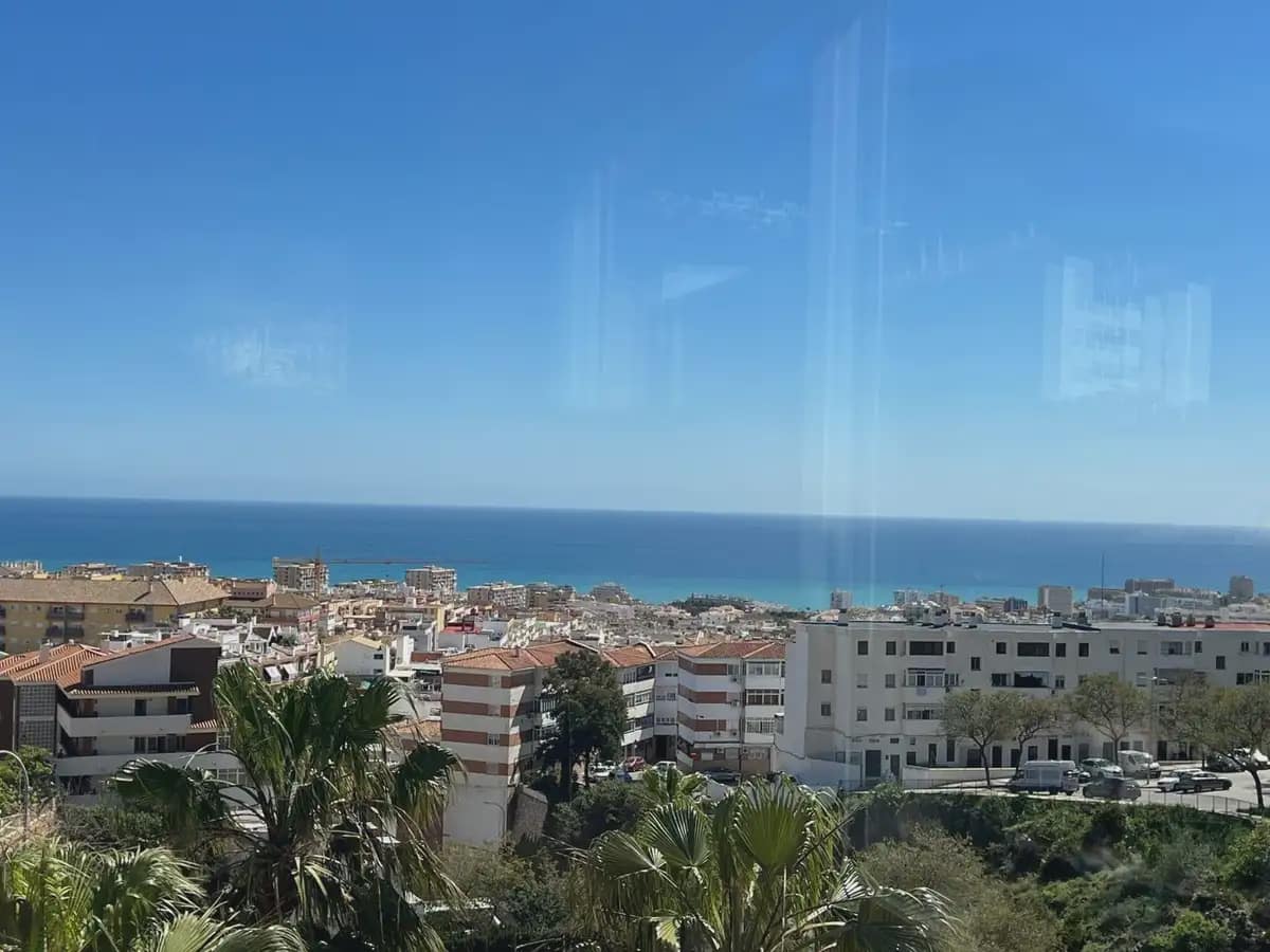 4 sypialnia Apartament na sprzedaż w Benalmadena z basenem garażem - 565 000 € (Ref: 9760077)
