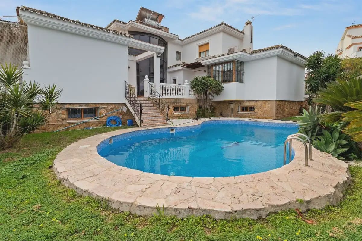 6 slaapkamer Villa te koop in Benalmadena met zwembad garage - € 1.590.000 (Ref: 9760078)