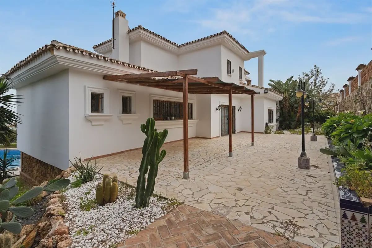 6 slaapkamer Villa te koop in Benalmadena met zwembad garage - € 1.590.000 (Ref: 9760078)
