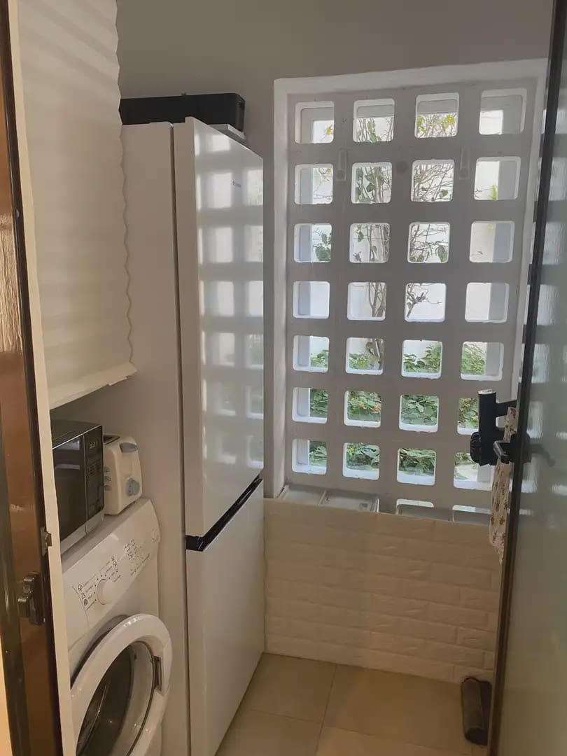 2 soverom Leilighet til salgs i Marbella med svømmebasseng garasje - € 425 000 (Ref: 9760082)