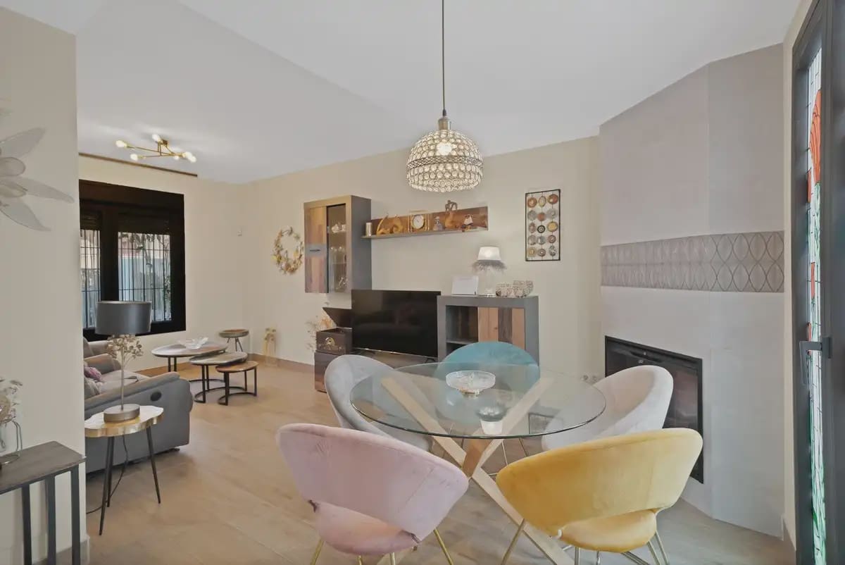 4 soverom Hus til salgs i Fuengirola med svømmebasseng garasje - € 525 000 (Ref: 9760083)