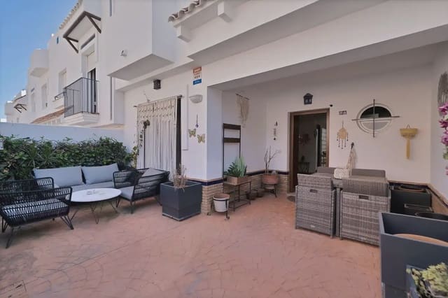 4 soverom Hus til salgs i Centro ciudad, Fuengirola med svømmebasseng garasje - € 525 000 (Ref: 9760083)