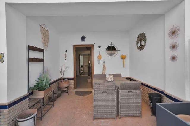 4 soverom Hus til salgs i Centro ciudad, Fuengirola med svømmebasseng garasje - € 525 000 (Ref: 9760083)