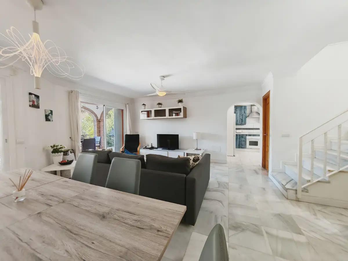 5 chambre Maison de Ville à vendre à Mijas avec piscine garage - 565 000 € (Ref: 9760084)