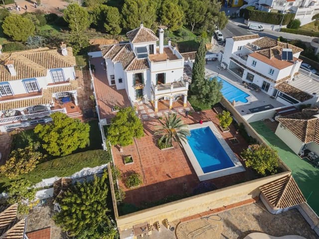 5 slaapkamer Villa te koop in Arroyo de la Miel, Benalmádena met zwembad garage - € 1.100.000 (Ref: 9760088)