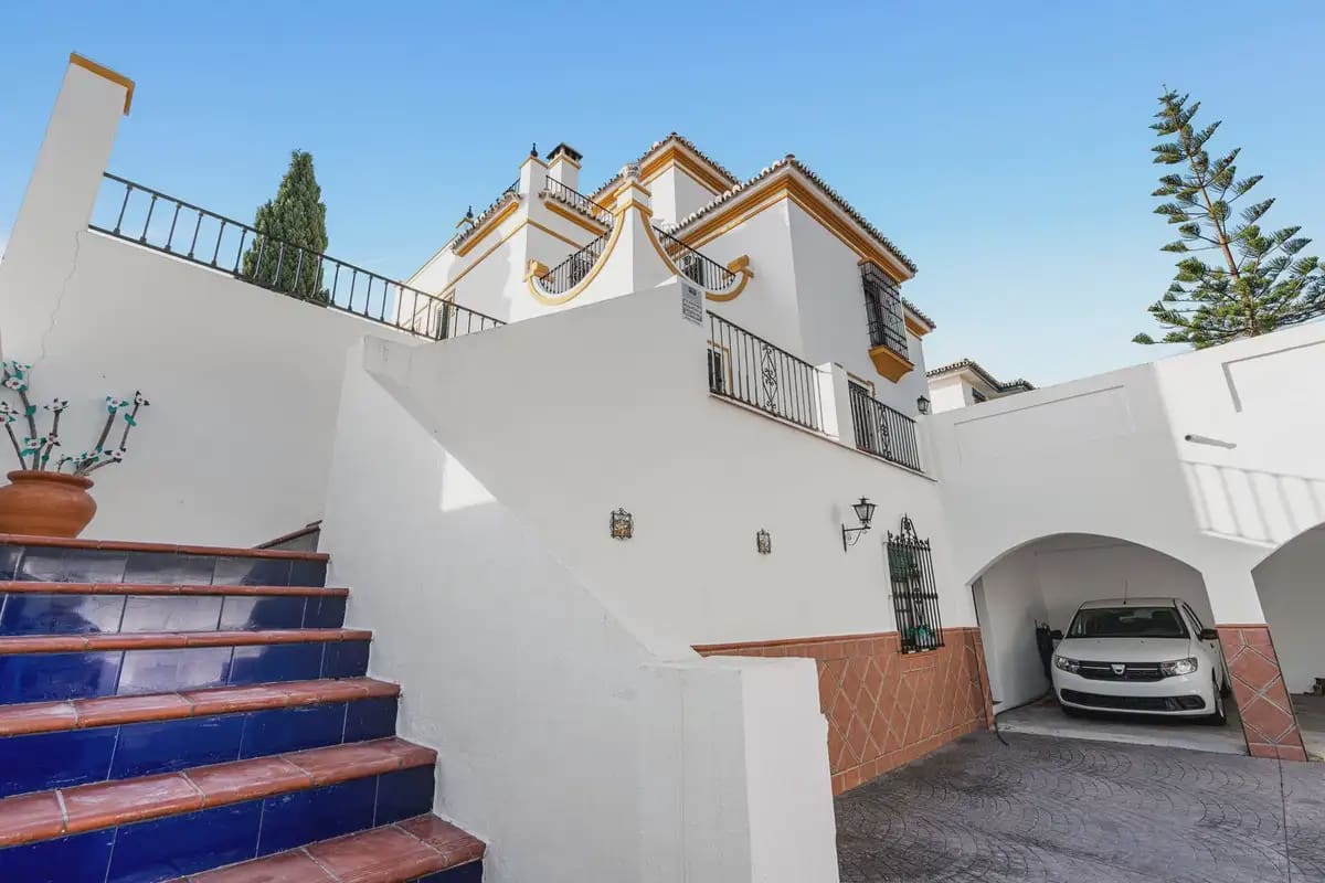 5 slaapkamer Villa te koop in Benalmadena met zwembad garage - € 1.100.000 (Ref: 9760088)