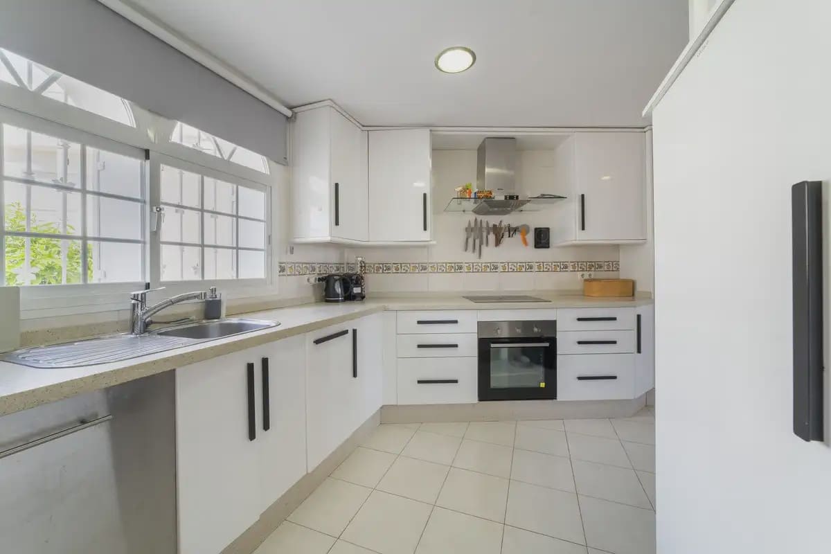 4 slaapkamer Huis te koop in Fuengirola met zwembad garage - € 599.000 (Ref: 9761549)