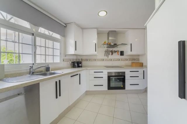 4 slaapkamer Huis te koop in Las Gaviotas  - Carvajal, Fuengirola met zwembad garage - € 599.000 (Ref: 9761549)