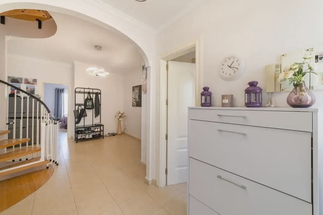 4 slaapkamer Huis te koop in Las Gaviotas  - Carvajal, Fuengirola met zwembad garage - € 599.000 (Ref: 9761549)