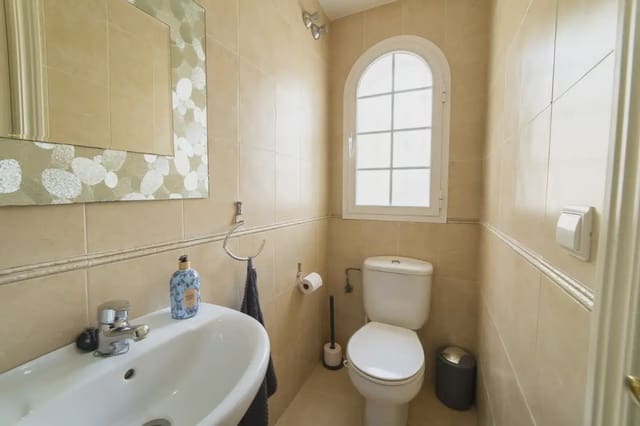 4 slaapkamer Huis te koop in Las Gaviotas  - Carvajal, Fuengirola met zwembad garage - € 599.000 (Ref: 9761549)