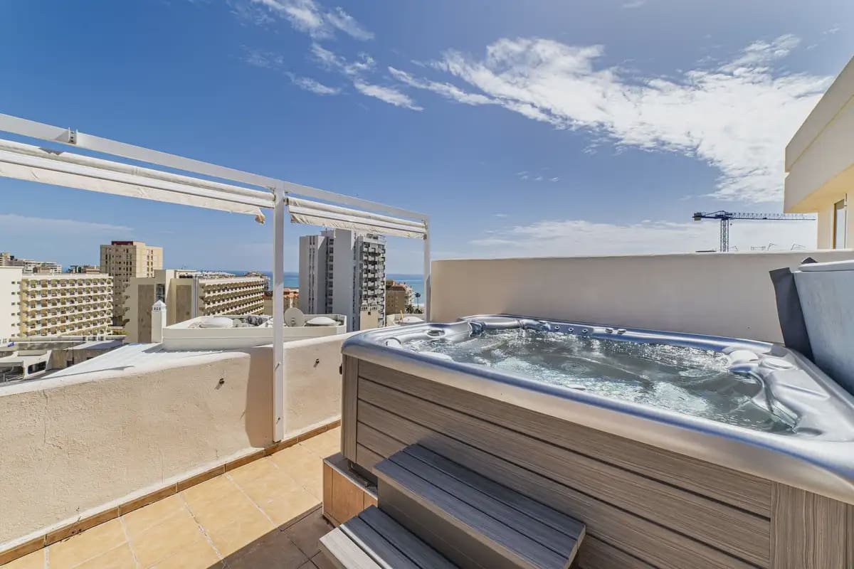 4 slaapkamer Huis te koop in Fuengirola met zwembad garage - € 599.000 (Ref: 9761549)