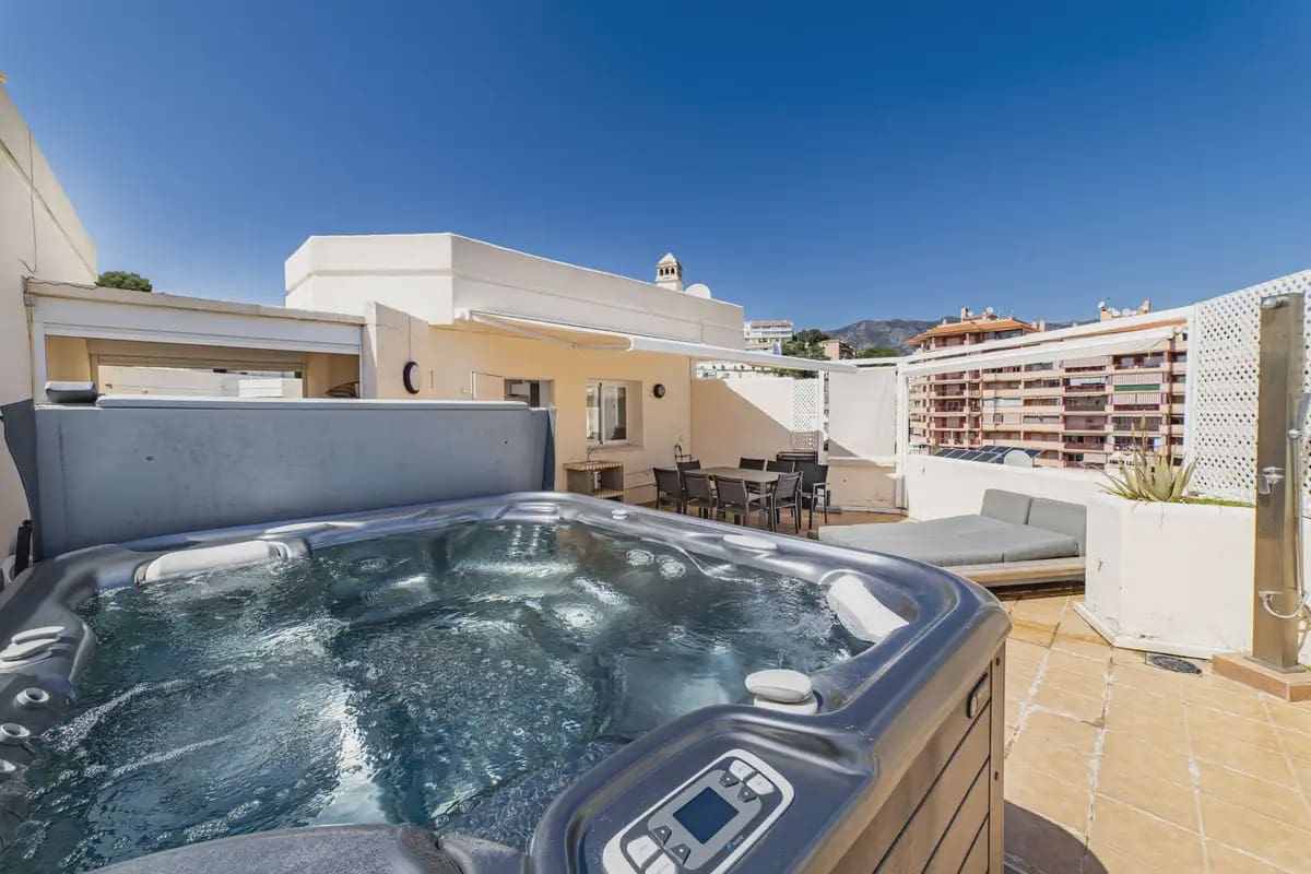 4 slaapkamer Huis te koop in Fuengirola met zwembad garage - € 599.000 (Ref: 9761549)