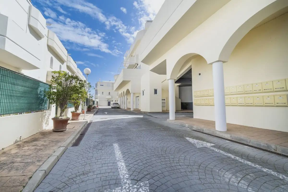 4 slaapkamer Huis te koop in Fuengirola met zwembad garage - € 599.000 (Ref: 9761549)
