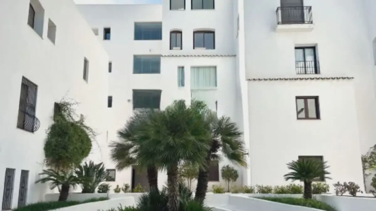 2 soverom Strandleiligheter til salgs i Marbella med svømmebasseng garasje - € 1 146 000 (Ref: 9761550)