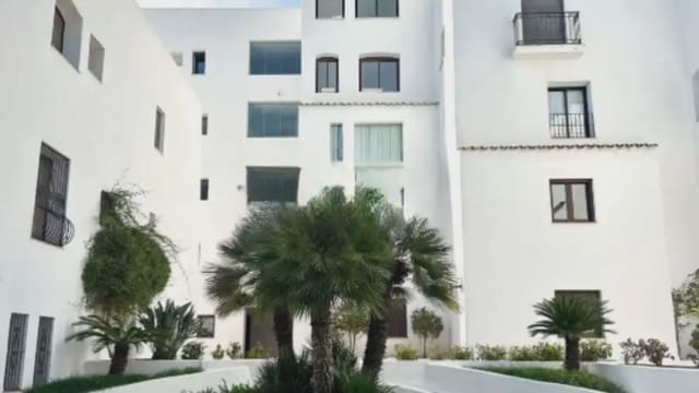 2 soverom Strandleiligheter til salgs i Aloha Golf, Marbella med svømmebasseng garasje - € 1 146 000 (Ref: 9761550)