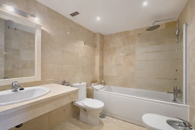 4 chambre Appartement à vendre à Centro, Mijas avec piscine garage - 409 000 € (Ref: 9770103)