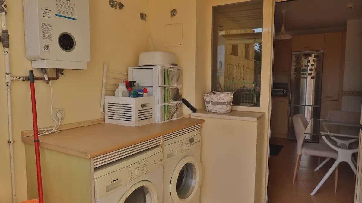 2 soverom Leilighet til salgs i Mijas med svømmebasseng garasje - € 450 000 (Ref: 9770104)