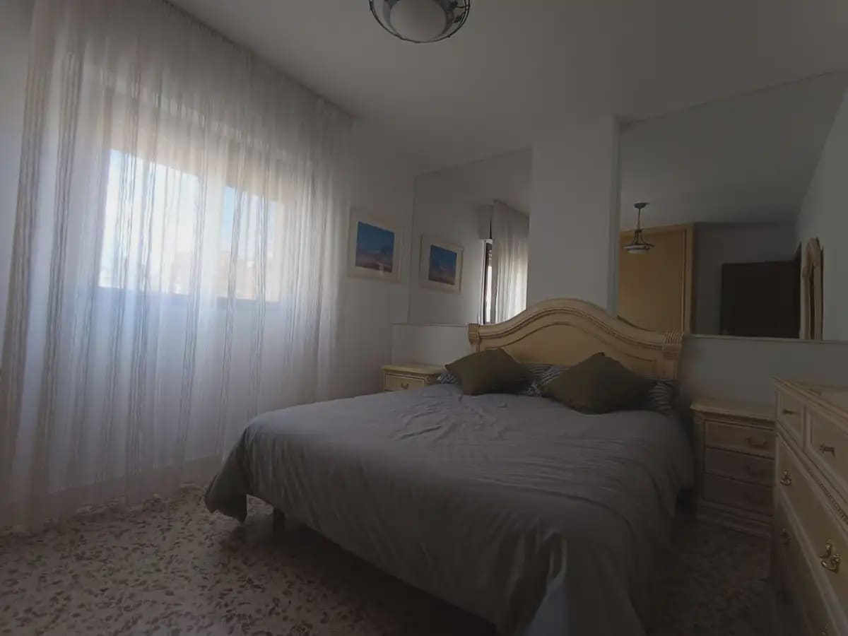 4 bedroom Apartment for sale in Fuengirola with garage - € 295,000 (Ref: 9770105)