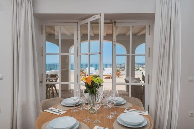 35 chambre Hôtel à vendre à Las Gaviotas  - Carvajal, Fuengirola - 5 950 000 € (Ref: 9770106)