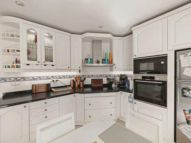 5 chambre Villa/Maison Semi-Mitoyenne à vendre à Arroyo de la Miel, Benalmádena avec piscine garage - 897 000 € (Ref: 9770850)