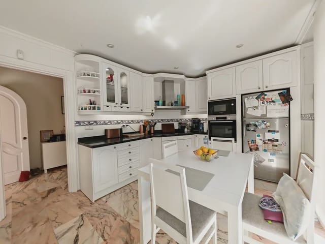 5 chambre Villa/Maison Semi-Mitoyenne à vendre à Arroyo de la Miel, Benalmádena avec piscine garage - 897 000 € (Ref: 9770850)