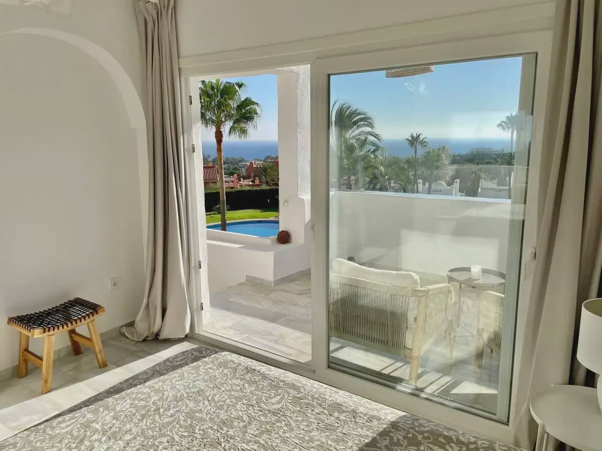 2 bedroom Apartment for sale in Marbella with pool garage - € 410,000 (Ref: 9772651)
