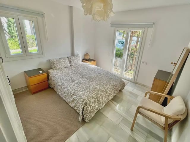 2 soveværelse Lejlighed til salg i La Reserva, Marbella med swimmingpool garage - € 410.000 (Ref: 9772651)