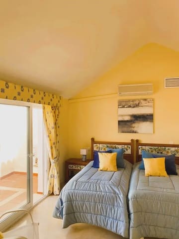 2 soverom Penthouse til salgs i Elviria, Marbella med svømmebasseng garasje - € 595 000 (Ref: 9782868)