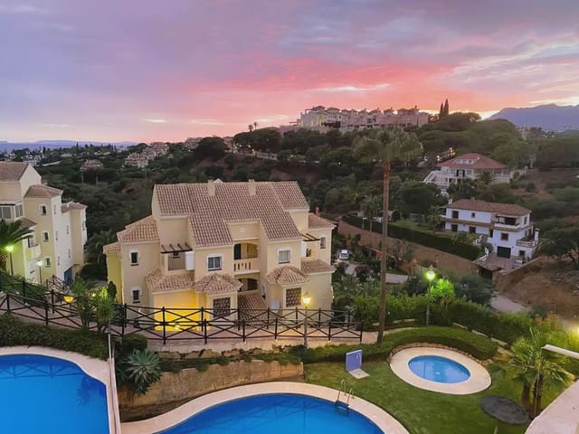 2 soverom Penthouse til salgs i Elviria, Marbella med svømmebasseng garasje - € 595 000 (Ref: 9782868)
