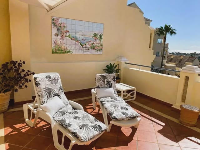 2 soverom Penthouse til salgs i Elviria, Marbella med svømmebasseng garasje - € 595 000 (Ref: 9782868)