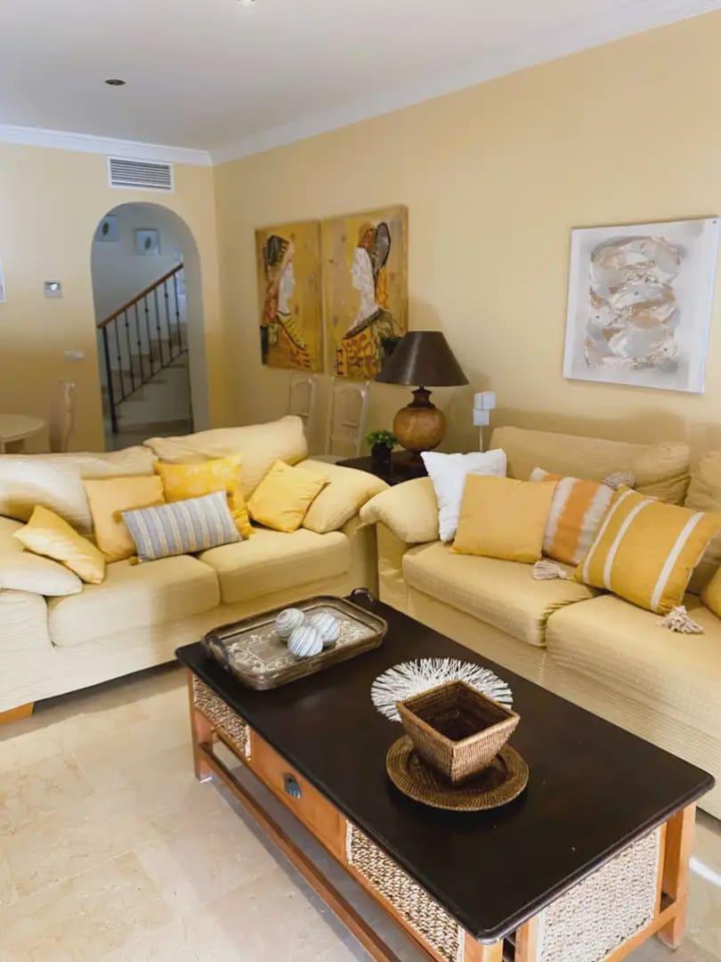 2 soverom Penthouse til salgs i Marbella med svømmebasseng garasje - € 595 000 (Ref: 9782868)