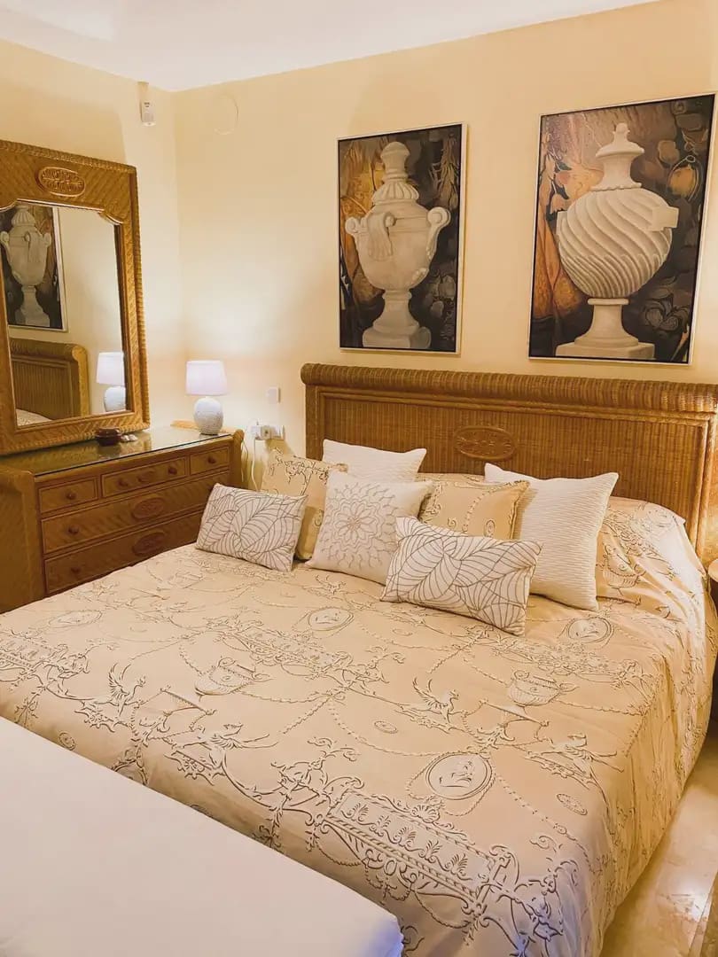 2 soverom Penthouse til salgs i Marbella med svømmebasseng garasje - € 595 000 (Ref: 9782868)