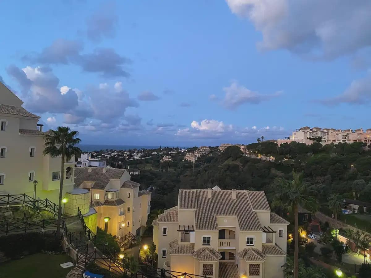 2 soverom Penthouse til salgs i Marbella med svømmebasseng garasje - € 595 000 (Ref: 9782868)