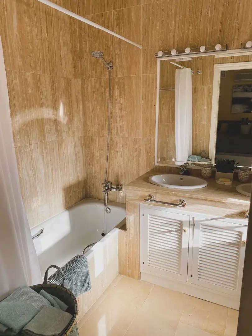 2 soverom Penthouse til salgs i Marbella med svømmebasseng garasje - € 595 000 (Ref: 9782868)