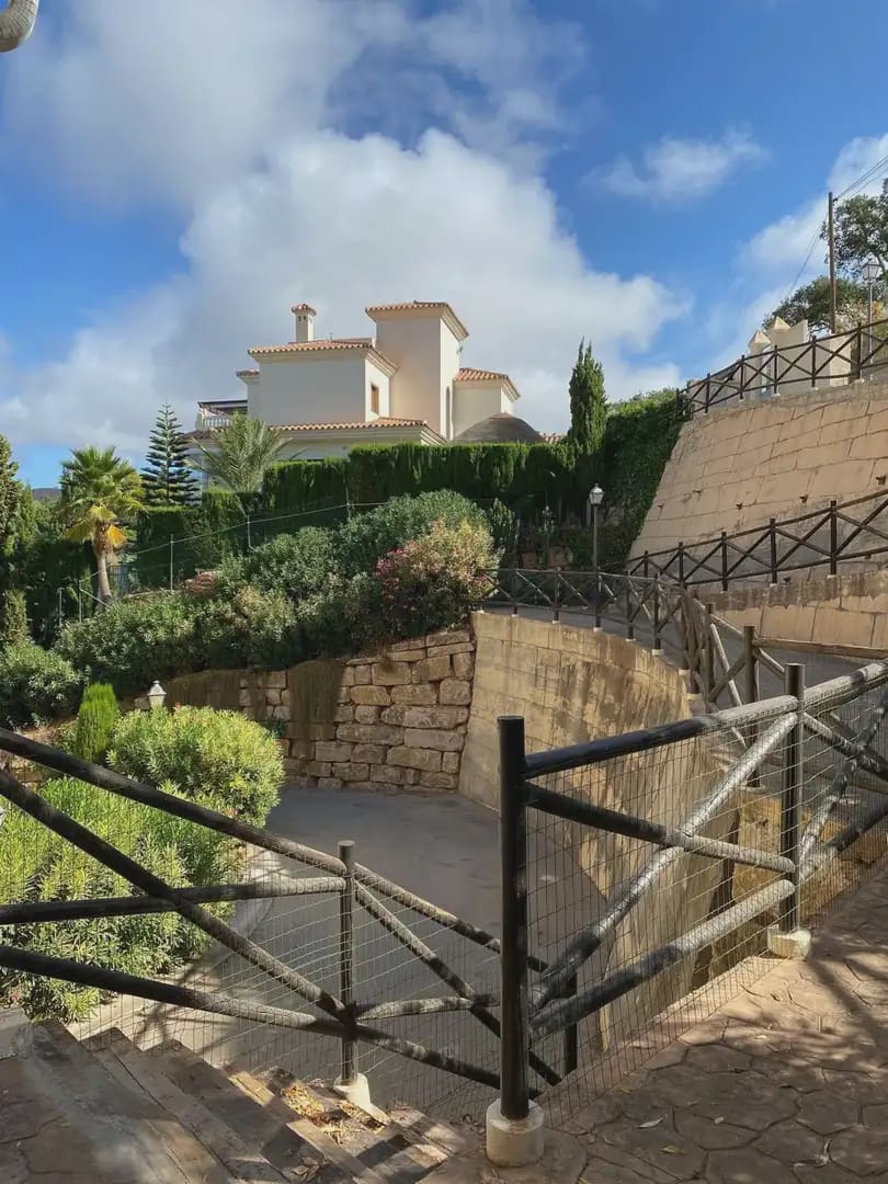 2 soverom Penthouse til salgs i Marbella med svømmebasseng garasje - € 595 000 (Ref: 9782868)