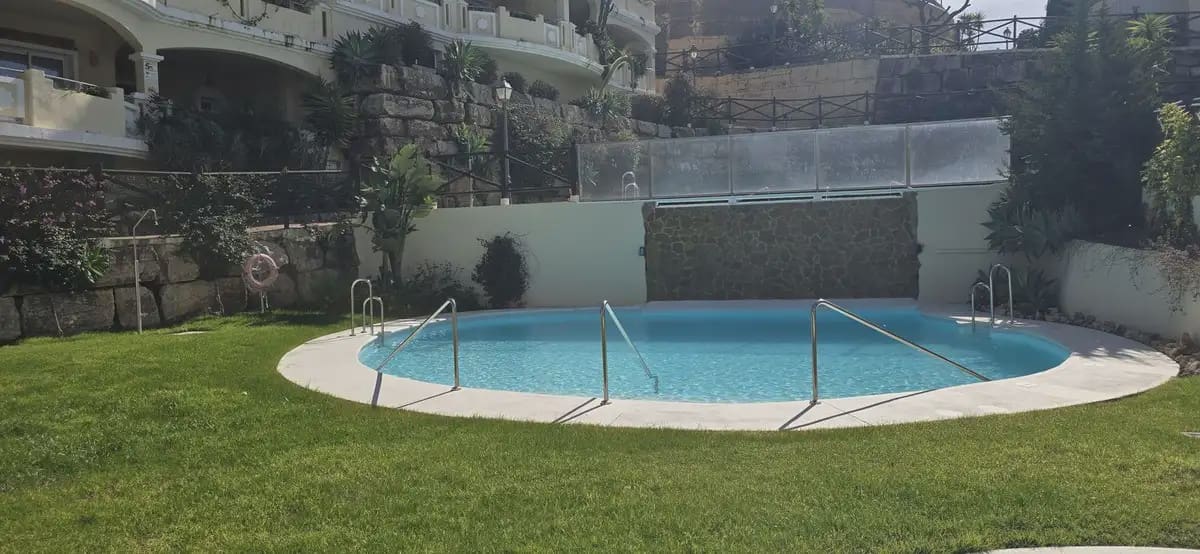 2 soverom Penthouse til salgs i Marbella med svømmebasseng garasje - € 595 000 (Ref: 9782868)