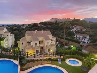 2 sovrum Takvåning till salu i Marbella med pool garage - 550 000 € (Ref: 9782868)