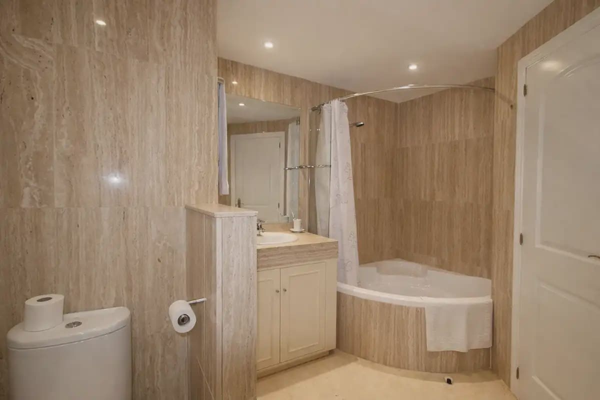 2 chambre Appartement à vendre à Marbella avec piscine garage - 460 000 € (Ref: 9782870)