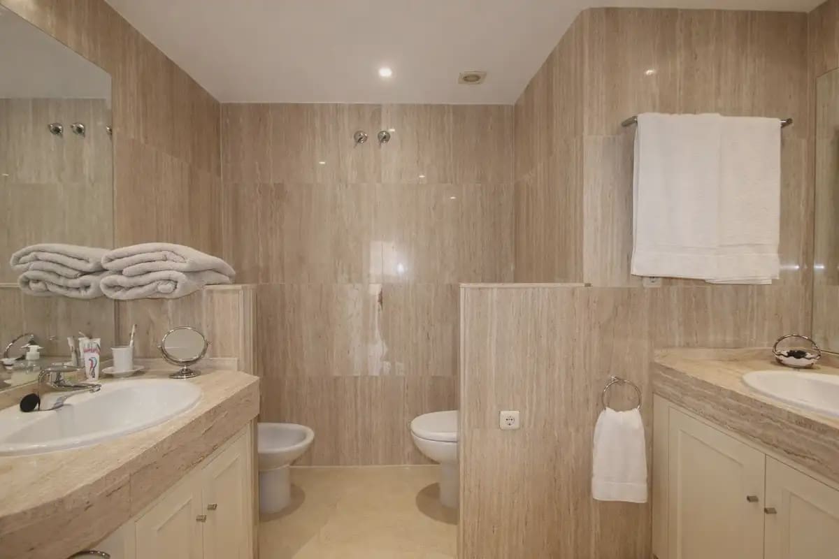 2 chambre Appartement à vendre à Marbella avec piscine garage - 460 000 € (Ref: 9782870)