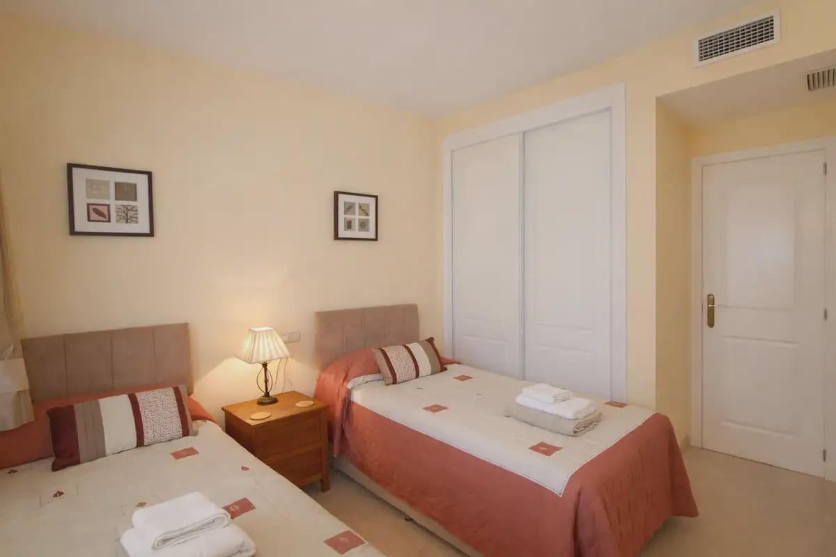 2 chambre Appartement à vendre à Marbella avec piscine garage - 460 000 € (Ref: 9782870)