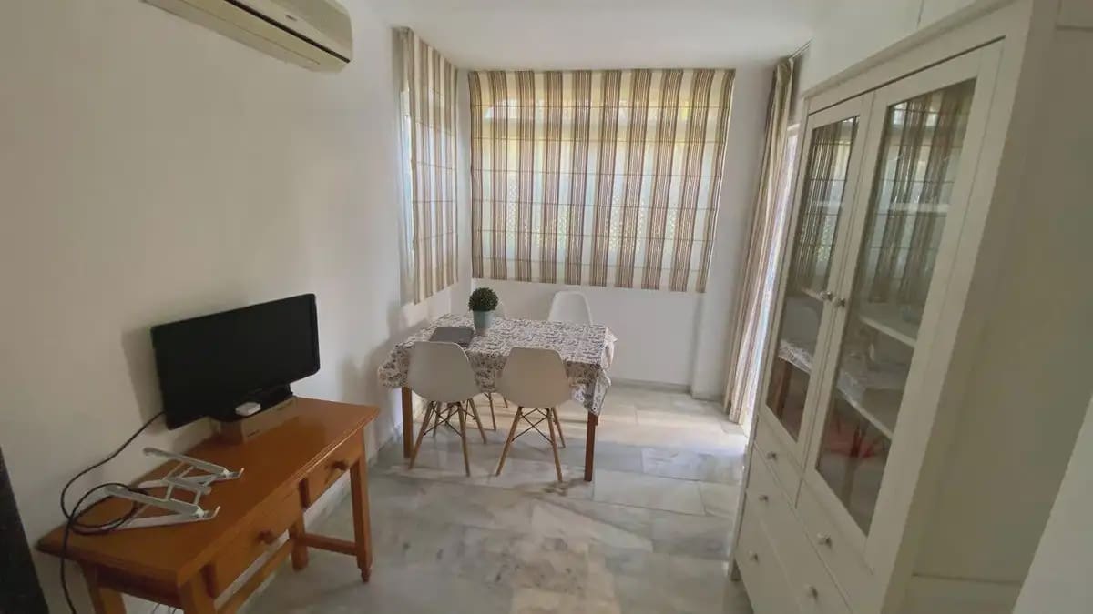 1 sypialnia Apartament na sprzedaż w Benalmadena z basenem garażem - 291 600 € (Ref: 9782872)
