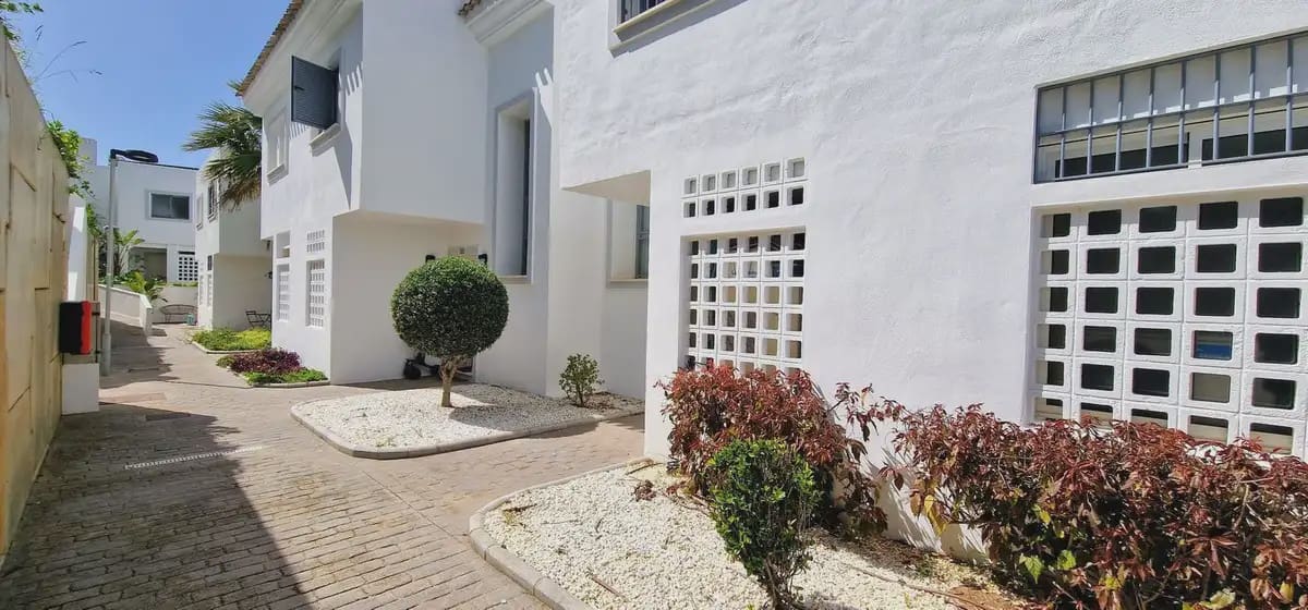 3 slaapkamer Huis te koop in Marbella met zwembad garage - € 550.000 (Ref: 9782874)