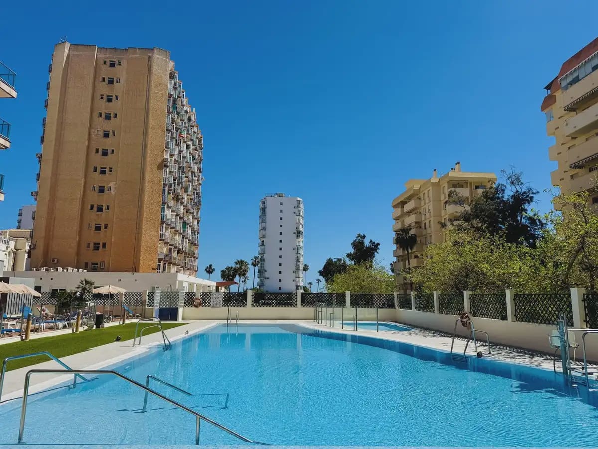 1 soverom Strandleiligheter til salgs i Benalmadena med svømmebasseng garasje - € 249 000 (Ref: 9782875)