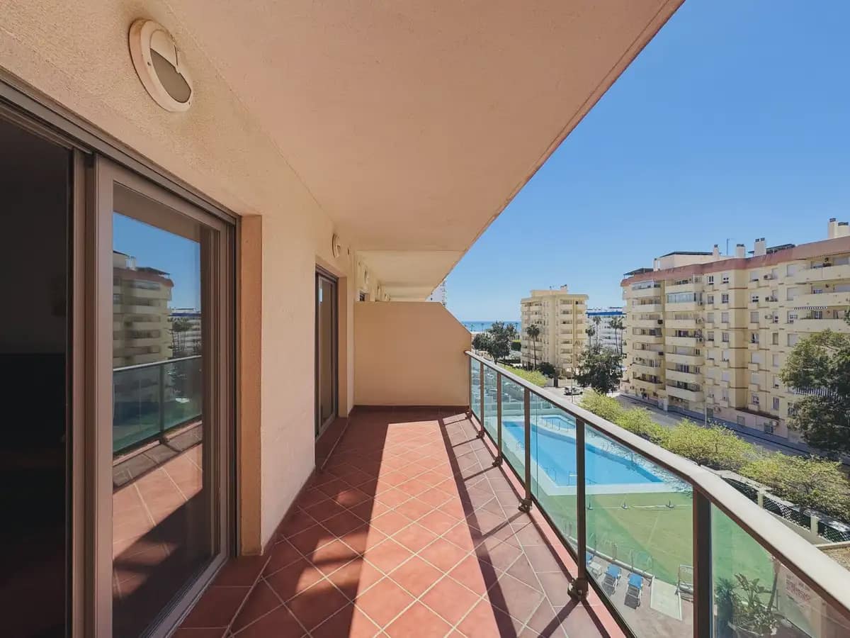 1 soverom Strandleiligheter til salgs i Benalmadena med svømmebasseng garasje - € 249 000 (Ref: 9782875)