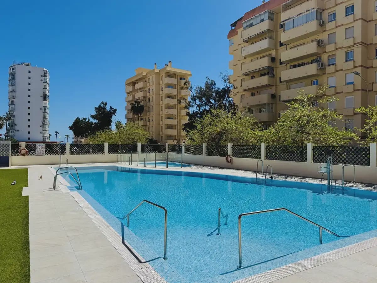 1 soverom Strandleiligheter til salgs i Benalmadena med svømmebasseng garasje - € 249 000 (Ref: 9782875)