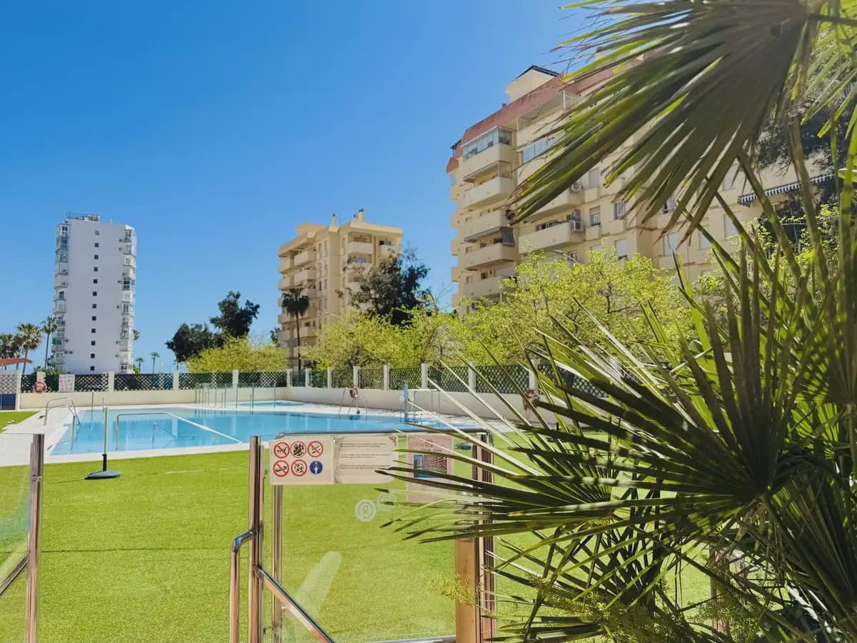 1 soverom Strandleiligheter til salgs i Benalmadena med svømmebasseng garasje - € 249 000 (Ref: 9782875)