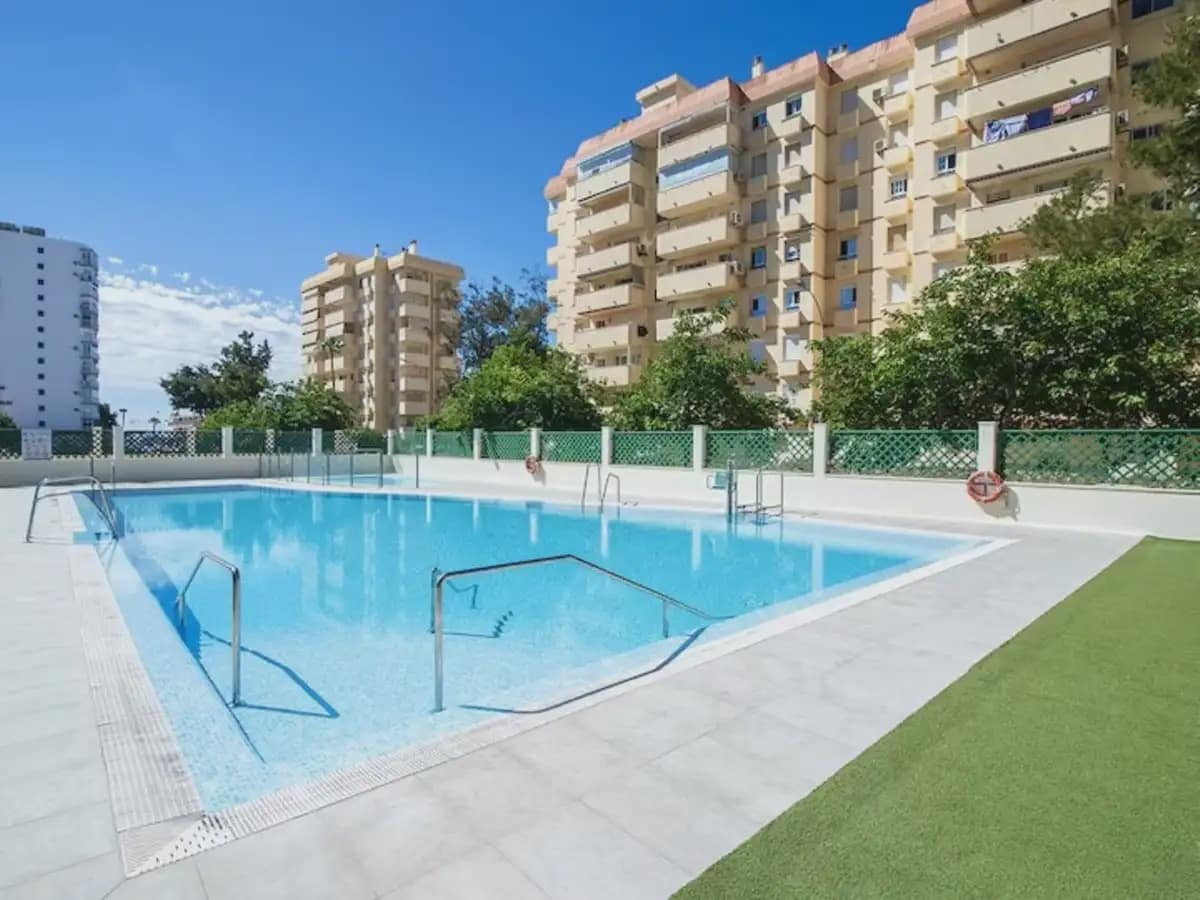 1 soverom Strandleiligheter til salgs i Benalmadena med svømmebasseng garasje - € 249 000 (Ref: 9782875)